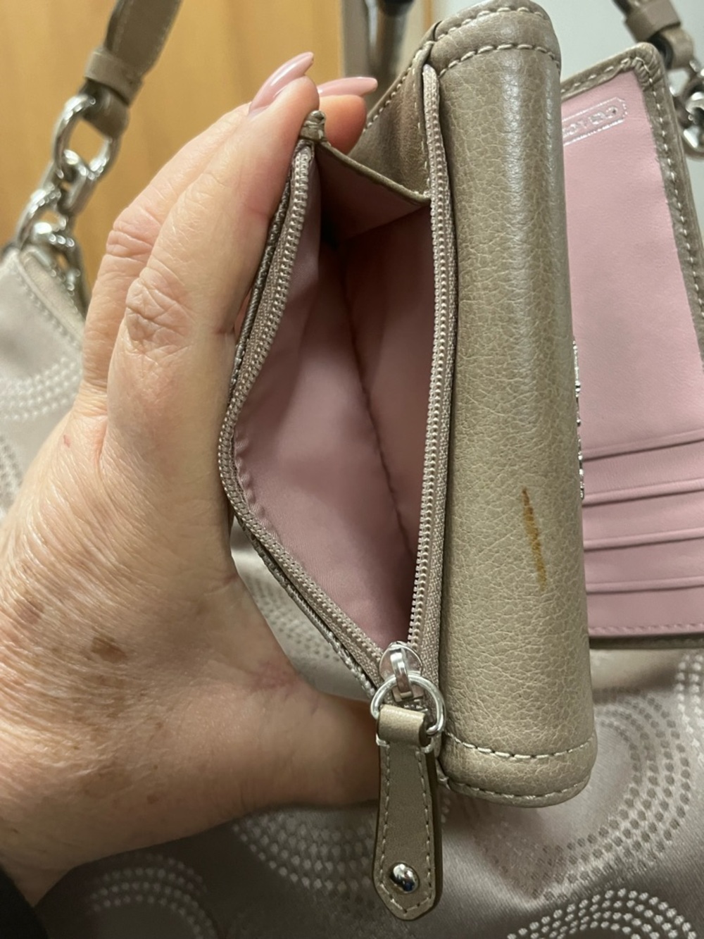 Authentic Coach Madison Hobo,  Hobo Bag Gray/Silver Op Art, wallet sold as set - Picture 6 of 10